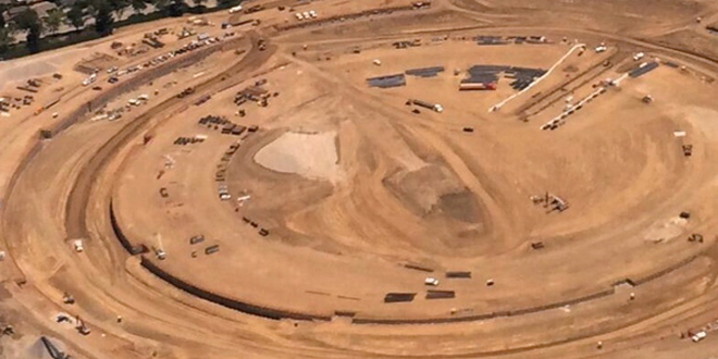 Apple Campus 2 má už viditelné základy