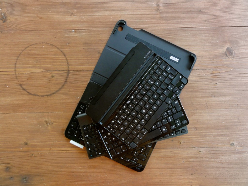 Logitech Bluetooth klávesnice 12