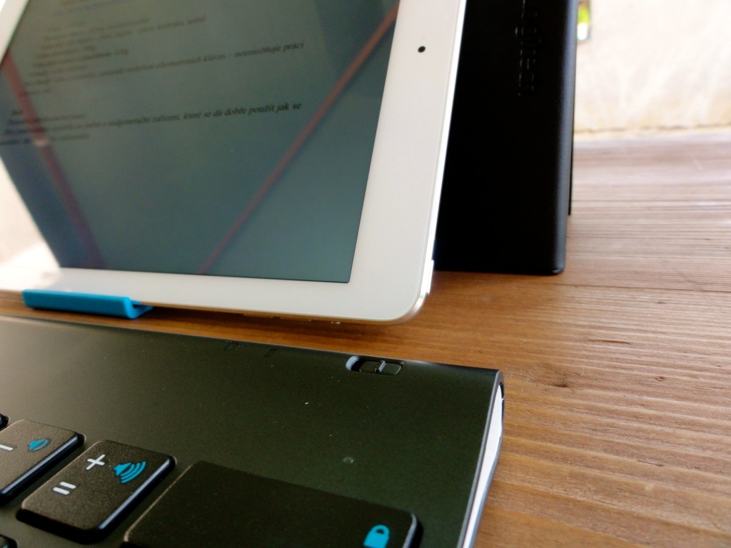 Tablet Keyboard for iPad 7