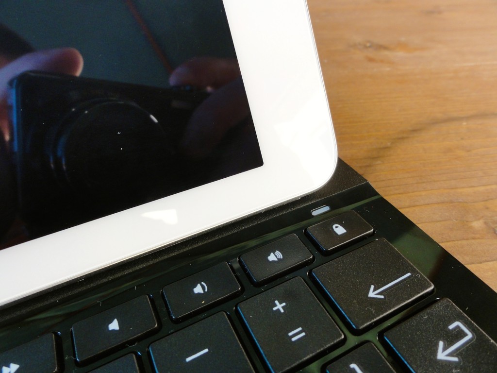 Logitech_Type+ 3_1