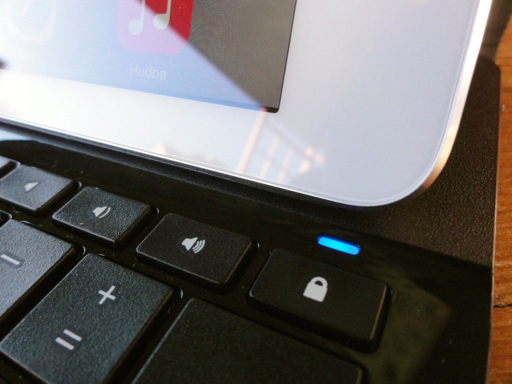 Logitech_Type+ 3_2