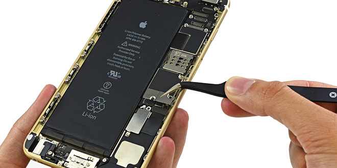Nahlédnutí do iPhone 6 a iPhone 6 Plus odhaluje jemné rozdíly