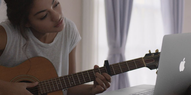 Apple vydal sváteční reklamu „The Song”