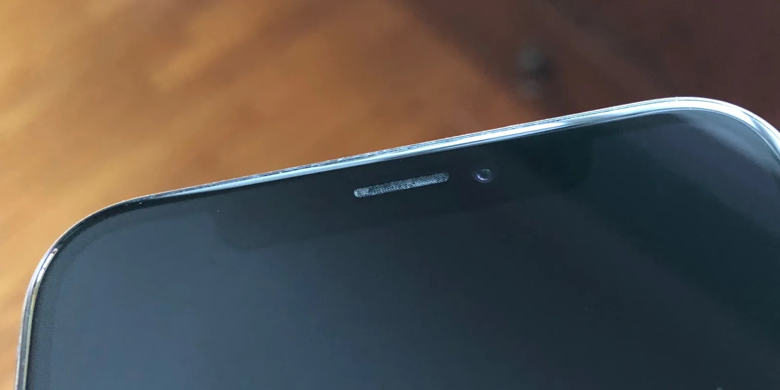 Jak vyčistit reproduktor iPhonu v domácích podmínkách