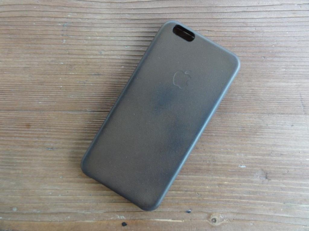Apple kožený kryt iPhone 6 Plus špinavý