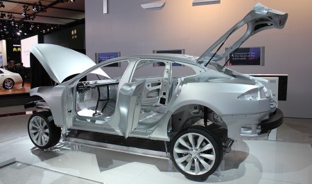 Apple hodlá vyrábět vlastní automobil, šmíroval konkurenci