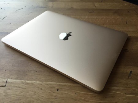 MacBook 1