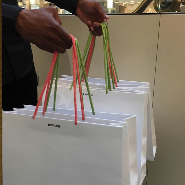 Z Apple Storů zmizí plastové tašky, nahradí je papírové