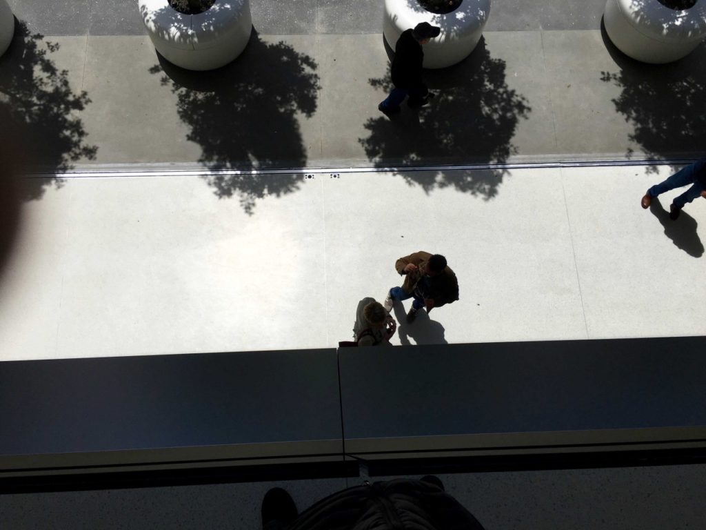 Apple_Store_Union_Square_lines_9-1-1