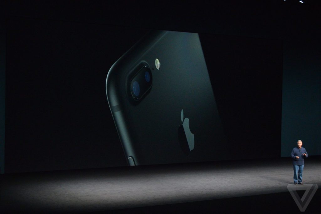 apple-iphone-watch-20160907-4724