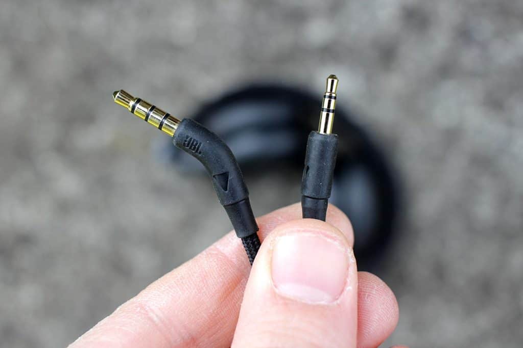 sluchátka JBL E45BT