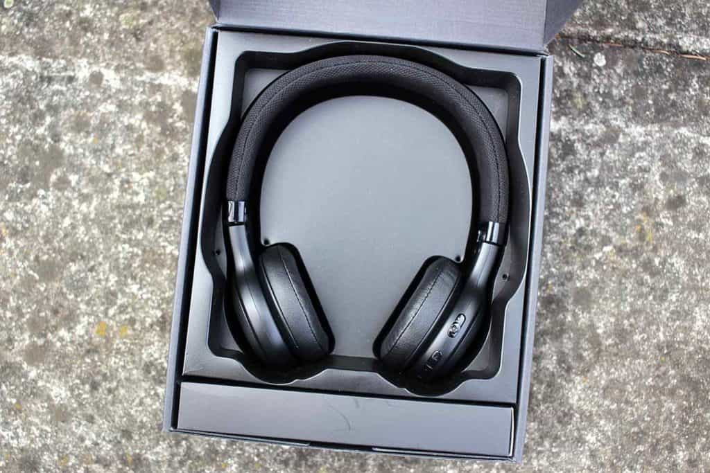 sluchátka JBL E45BT