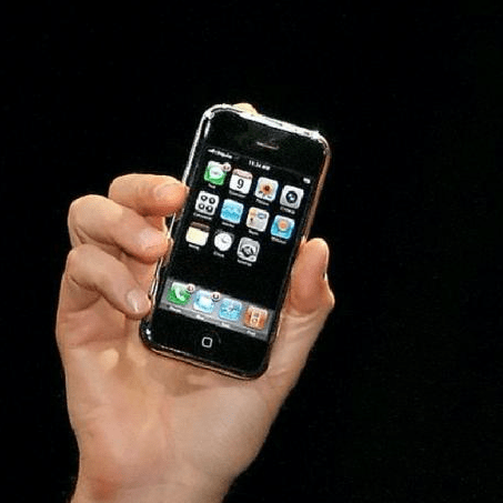 iPhone slaví 10 let