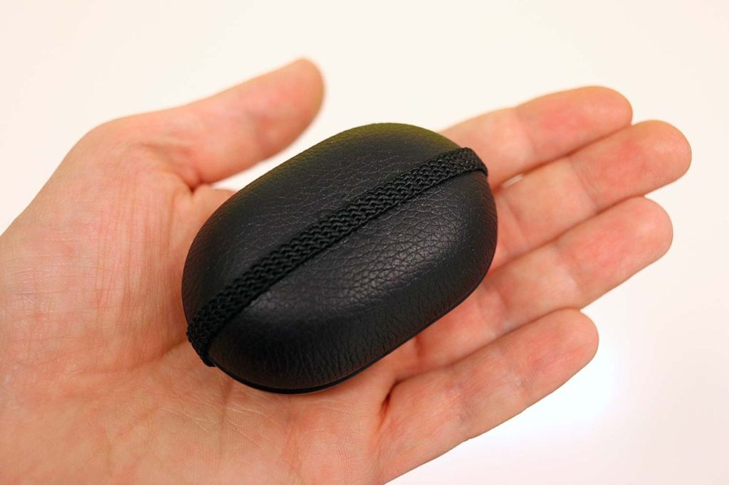BeoPlay E8