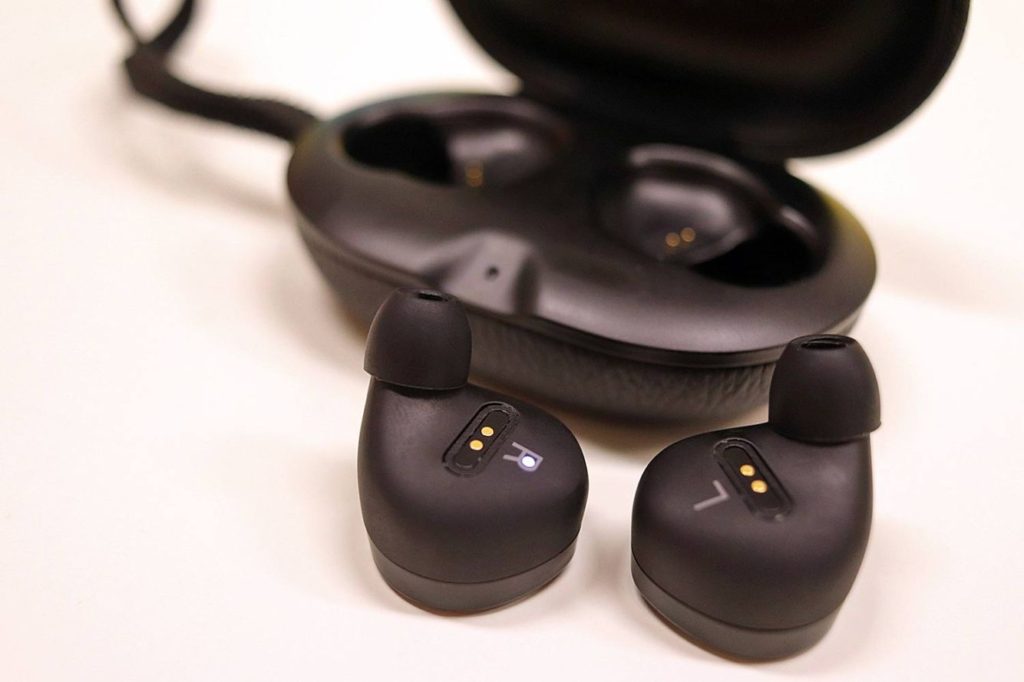 BeoPlay E8