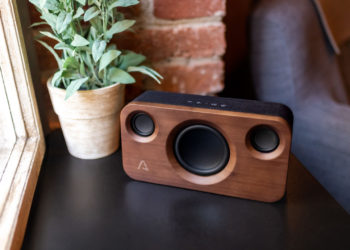 Dřevěné bezdrátové reproduktory Lamax