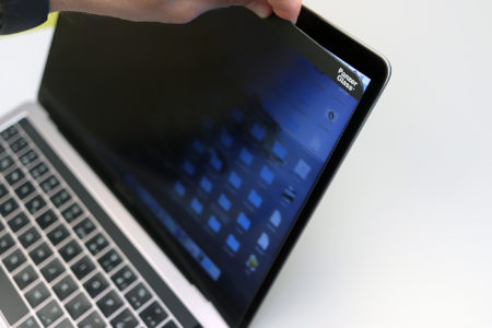 Privátní filtr pro MacBook PanzerGlass
