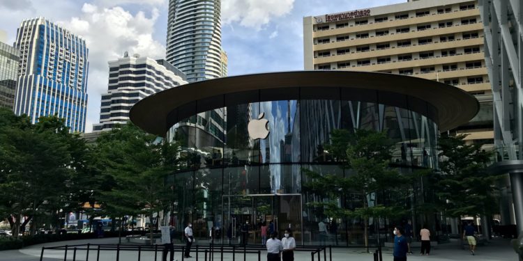 Podívejte se dovnitř nového Apple Store v Bangkoku