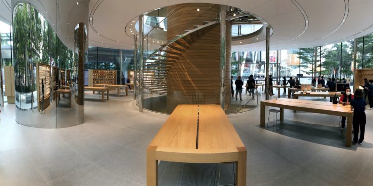 Podívejte se dovnitř nového Apple Store v Bangkoku