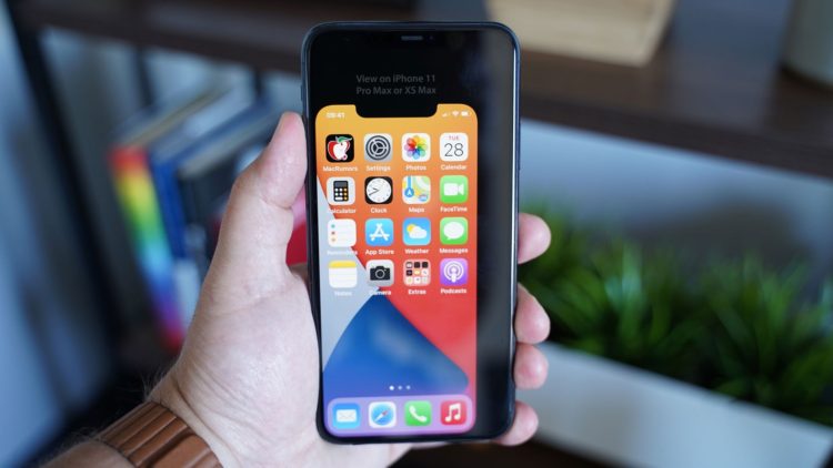 Velikost iPhone 12