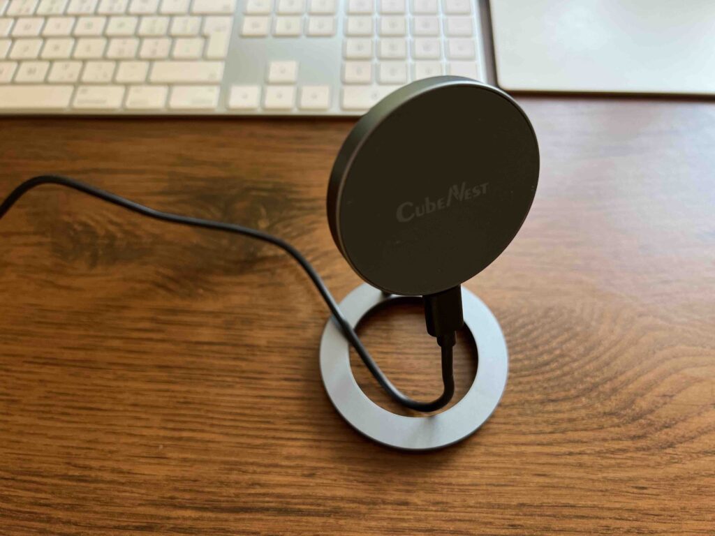 MagSafe držák na iPhone