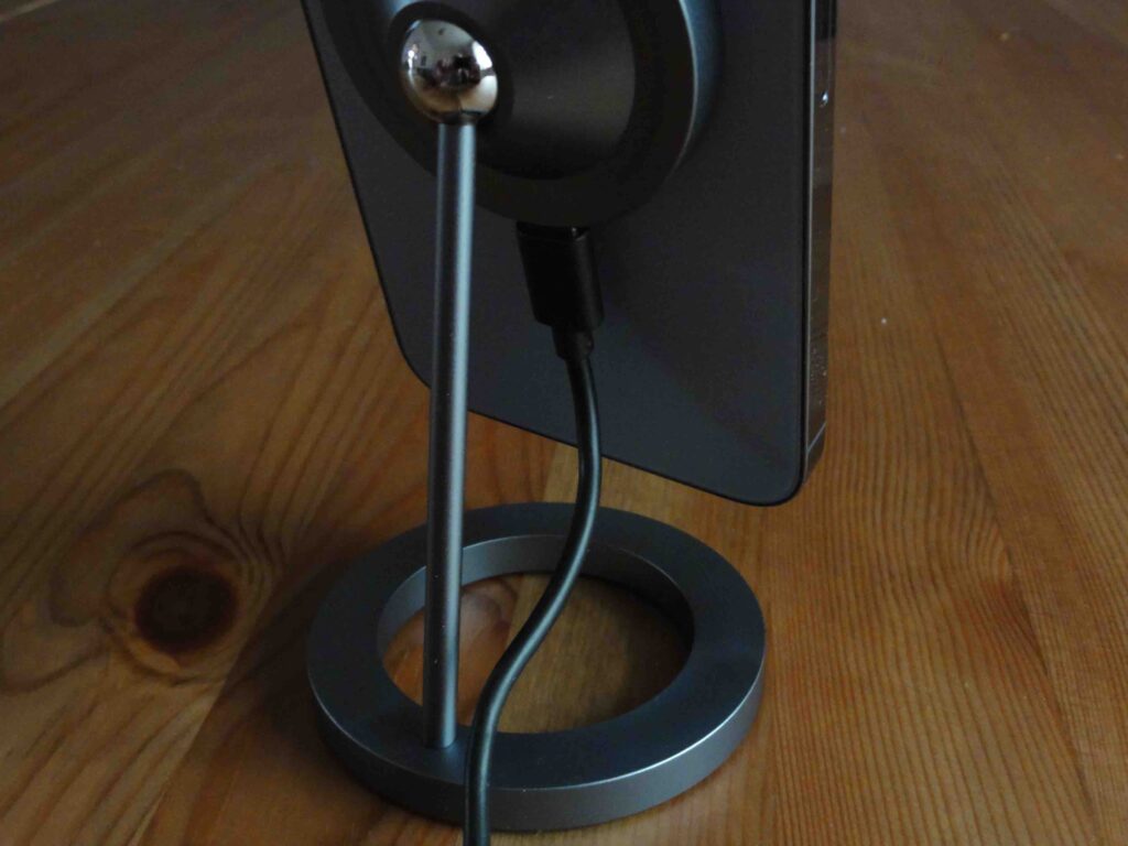 MagSafe držák na iPhone