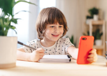 starší iPhone pro dítě