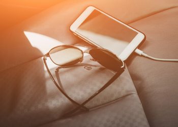 Letní nabíjení elektroniky