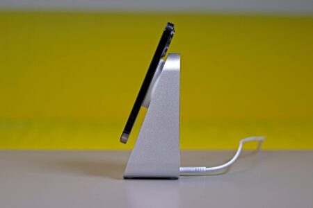 ER POWER hliníkový nabíjecí MFM MagSafe stojan 2v1