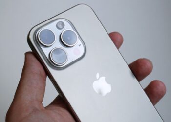 iPhone 16 cena