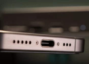 iPhone USB-C