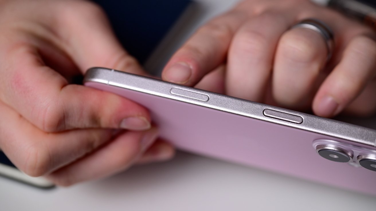 iPhone 16 capture button