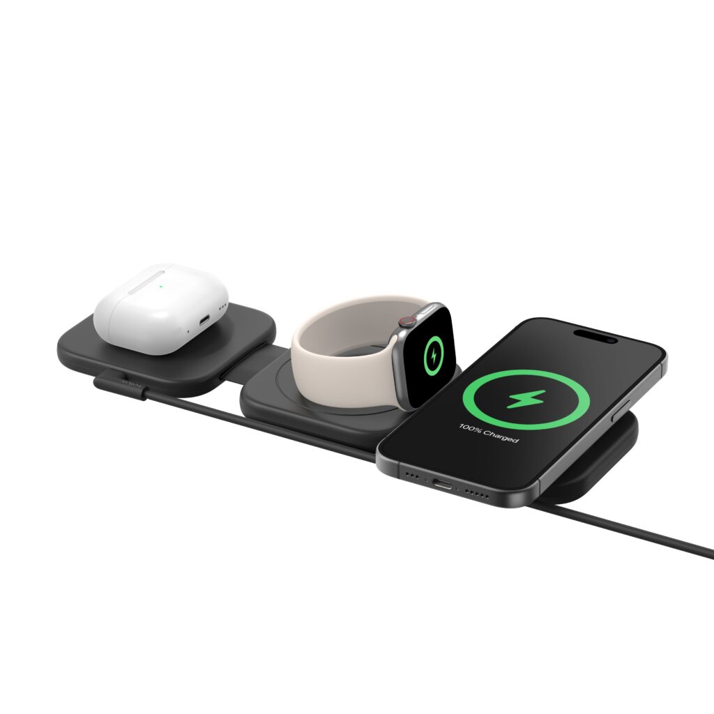 BELKIN BoostCharge Pro Magnetic Wireless Travel Pad 3_in_1 open