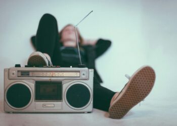 Jak nainstalovat rádio do mobilu