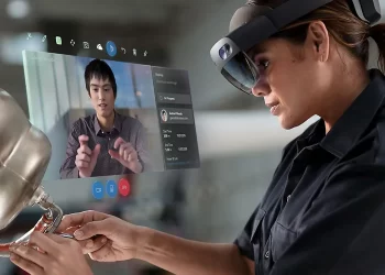 Microsoft HoloLens 2
