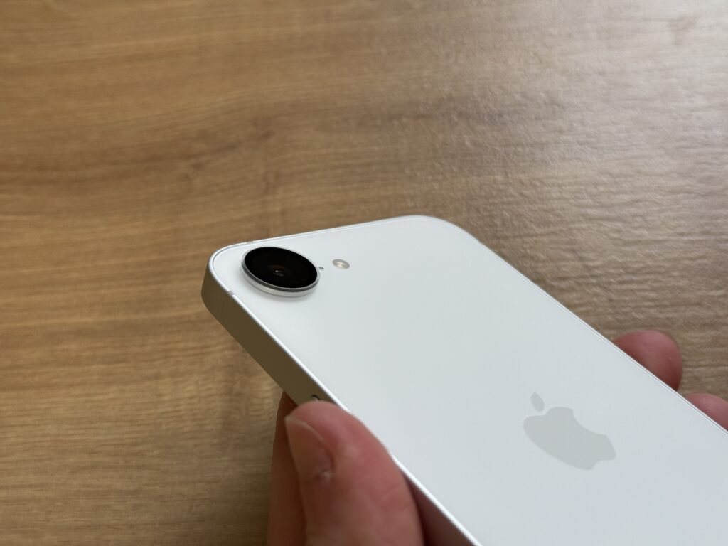 PanzerGlass skla iPhone 16e 11