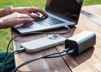 Co utáhne powerbanka? Tipy na dovolenou bez zásuvky