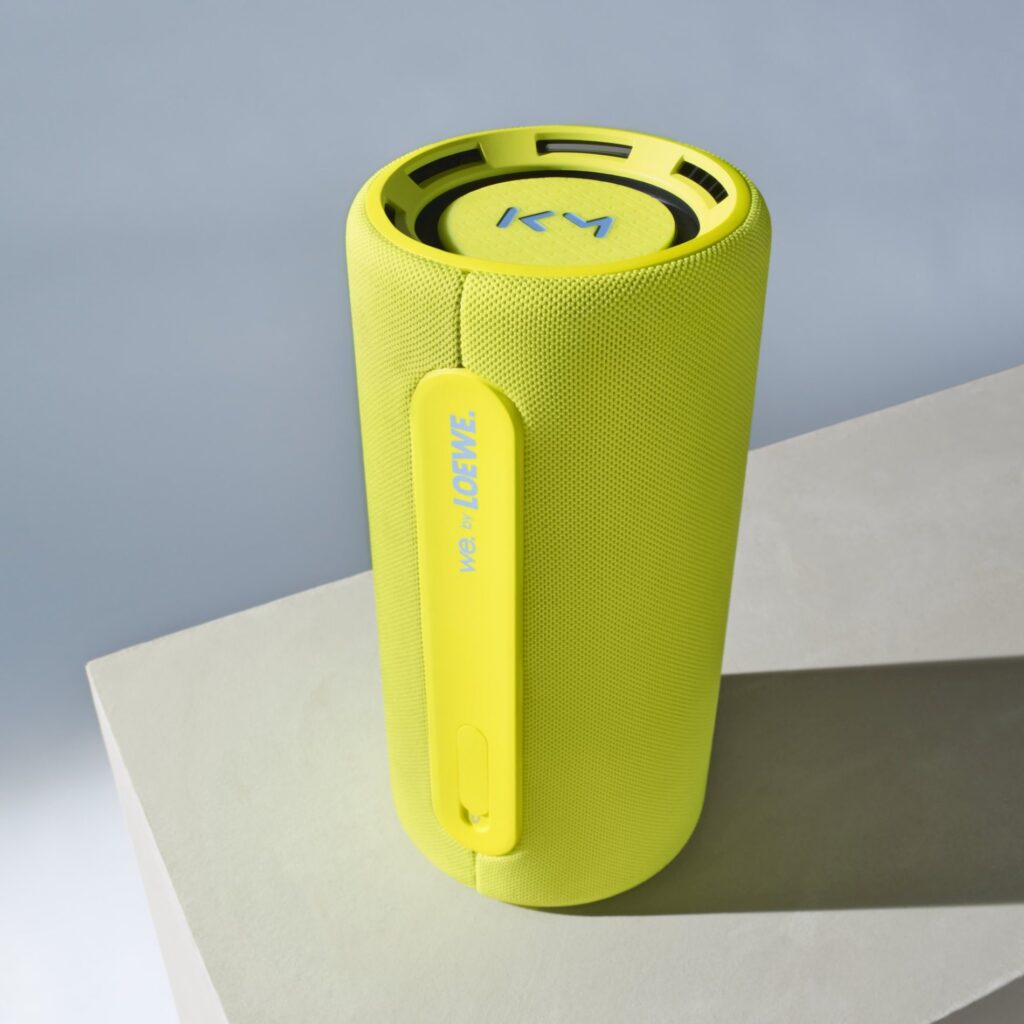 Loewe_We.HEAR_pro_vertical_angle_neon_1x1