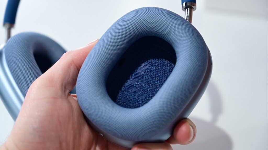 67042-140872-airpodsmaxcompare-3-xl