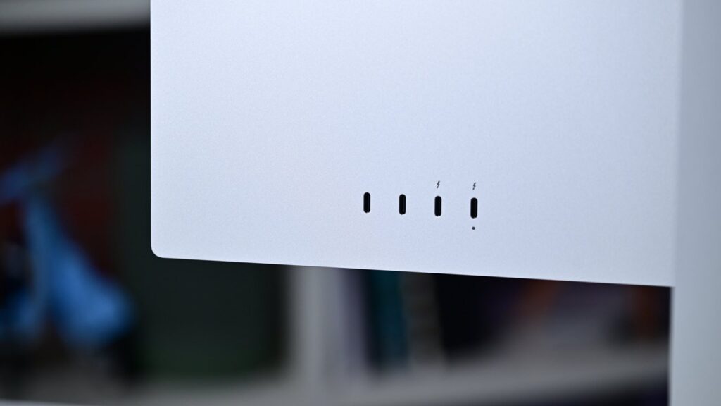 67075-141197-Studio-Display-XDR-Thunderbolt-Ports-2-xl