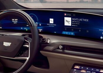 Apple Music v infotainmentu vozu GM