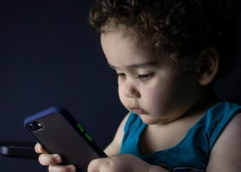 Ověření věku v iOS 26.4 na iPhonu