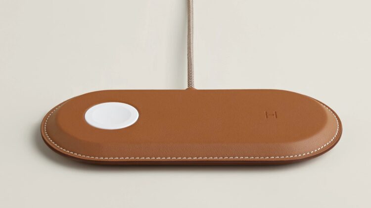 Luxusní MagSafe nabíječka Hermès pro iPhone