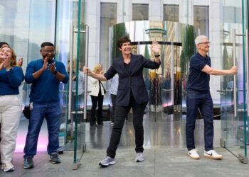 Různé modely iPhonu naznačující velké změny v nabídce