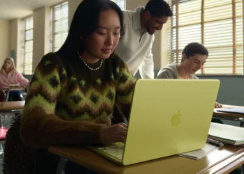 MacBook Neo je tu! Levný Mac za 16 990 Kč!