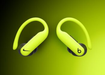 Nike Powerbeats Pro 2 v černo-zeleném provedení