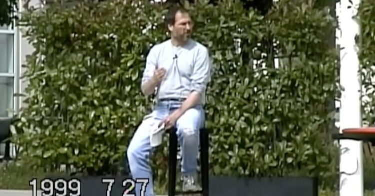 Steve Jobs na archivním videu z roku 1999