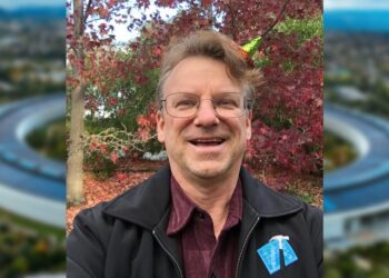 Chris Espinosa jako zaměstnanec Apple č. 8