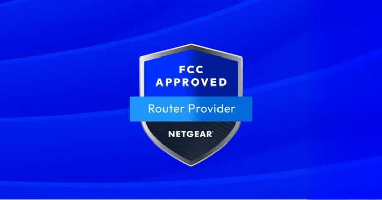 Router Netgear vedle loga FCC