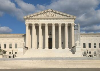 Nejvyšší soud USA řeší geofence příkazy a polohu z iPhonů